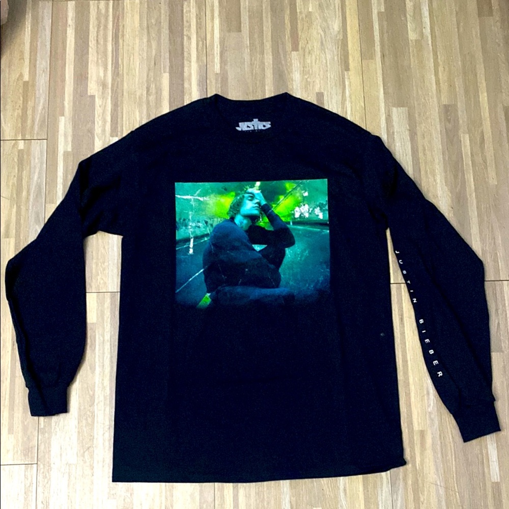 Justin Bieber world tour size, medium unisex, Black Long Sleeve Graphic Tee